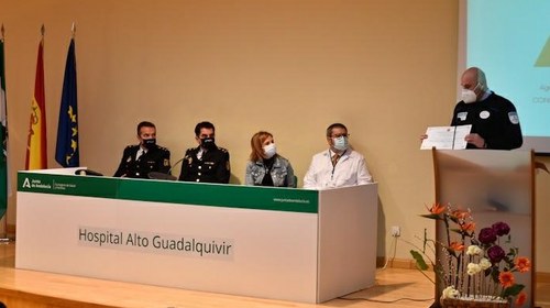 Momento del acto de entrega de menciones honoríficas