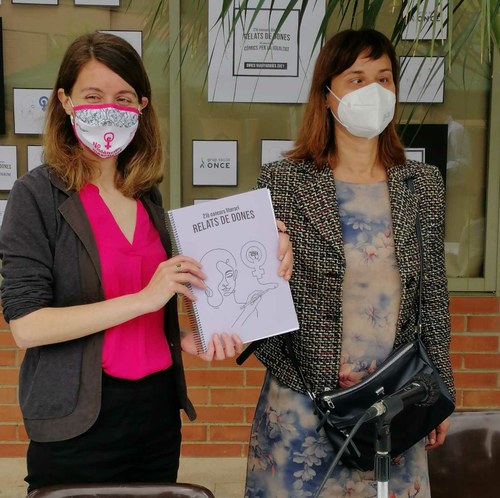 Lectura en braille de las participantes