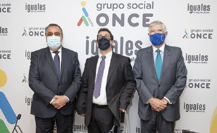 De izda a dcha: Miguel Carballeda, Rodrigo Santos y João Mira-Gomes