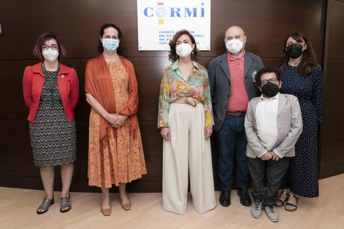 Foto de familia de la ejecutiva del Patronato de la FCM junto a Carmen Calvo y Jesús Martín