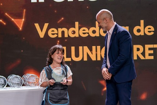Momento de la entrega del premio a ILUNION Retail
