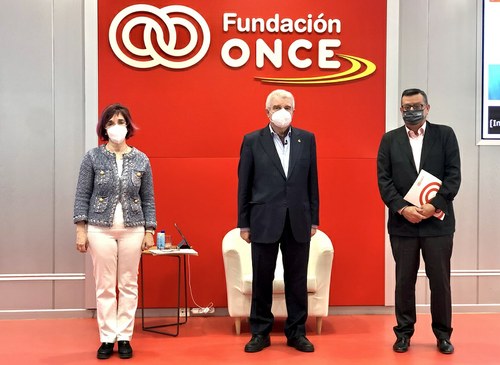 Pilar Villarino, Miguel Ángel Cabra y José Luis Martínez Donoso