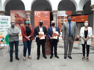 Asistentes a la firma del convenio