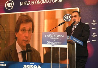 Momento en el que Martínez Almeida interpela a Carballeda