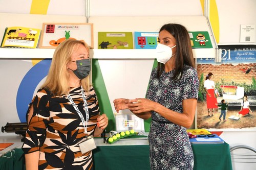 Carmen Bayarri y la reina Letizia en el interior de la caseta