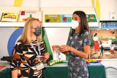 Carmen Bayarri y la reina Letizia en el interior de la caseta