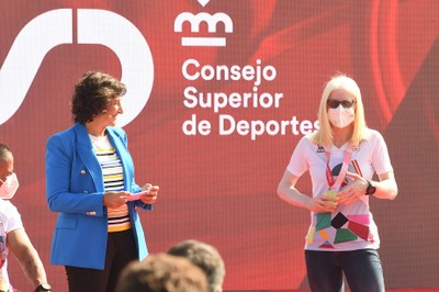 Susana Rodríguez, a la derecha, habla de su experiencia en Tokio