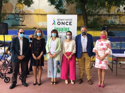Foto de familia de autoridades en el Día de la ONCE celebrado en Toledo