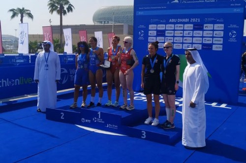 : Susana Rodríguez y Sara Loher recogen el oro en el Mundial de Triatlón de Abu Dabi 2021