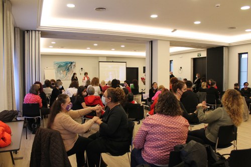 Vista general del encuentro de mujeres sordociegas
