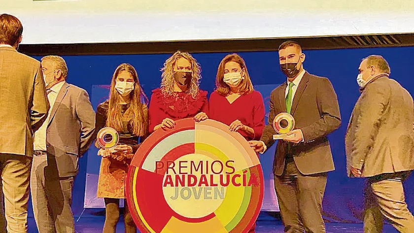 Laura Diepstraten posa junto al resto de premiados