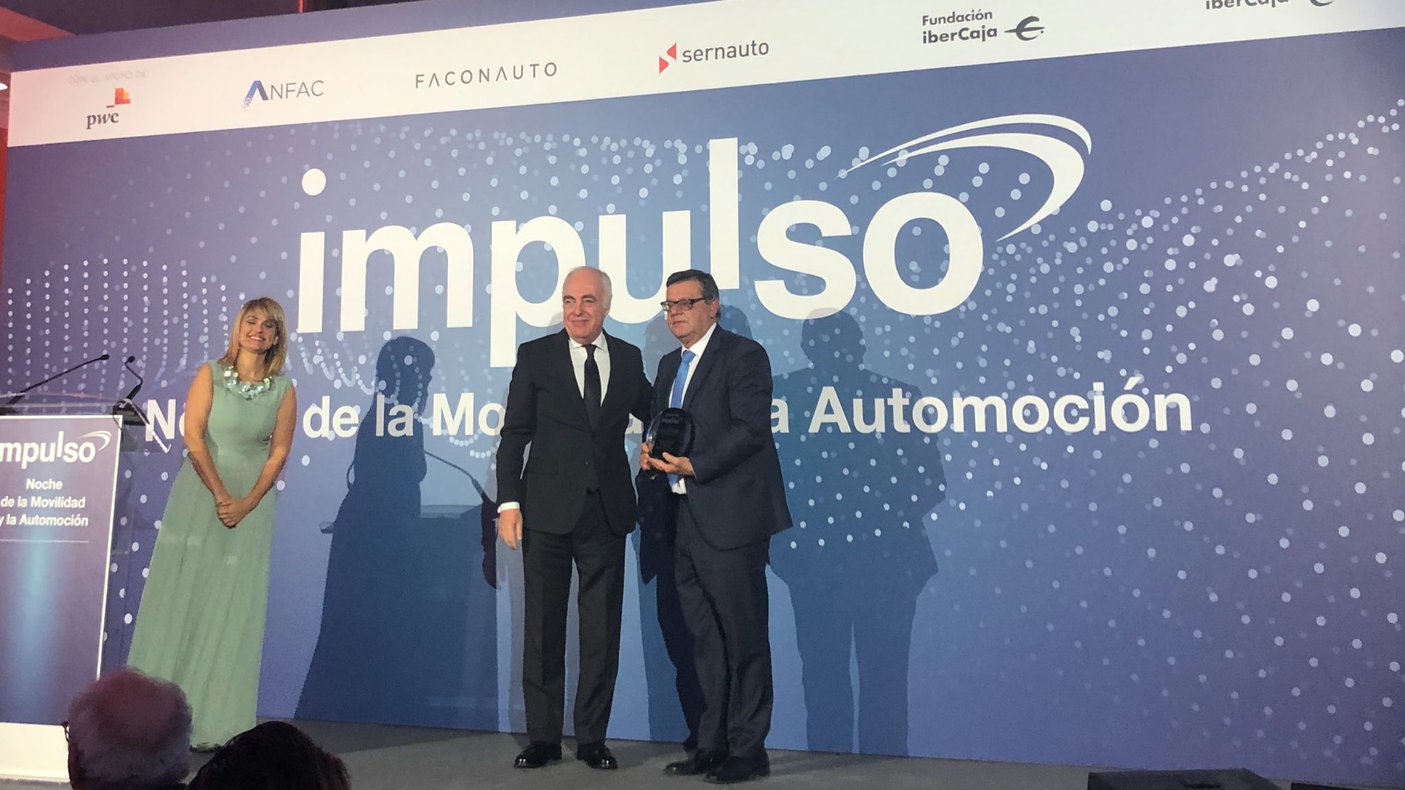 Martínez Donoso recoge el galardón