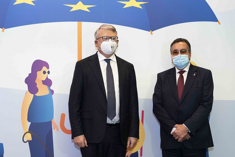 Schmit y Carballeda en la sede de  Por Talento Digital