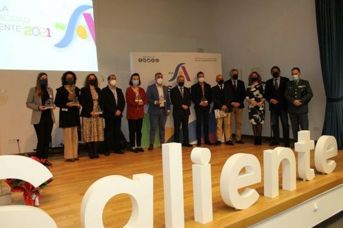 Foto de familia de los premiados