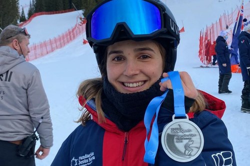 Irati con la medalla de plata