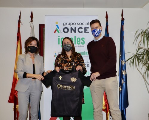 Camiseta con el logo de Intercity