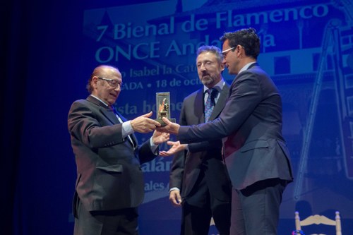 Homenaje en la VII Bienal Flamenca de ONCE Andalucía