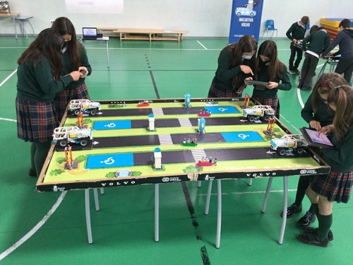 Alumnas participantes en el concurso Iniciativa Volvo