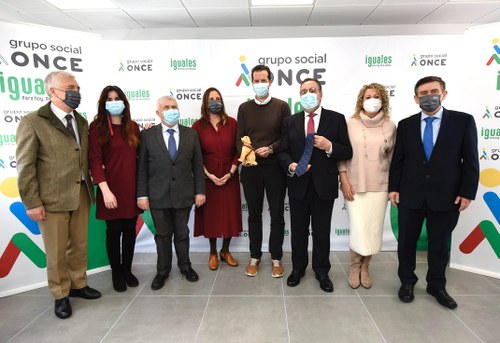 Foto de familia de la inauguración de Elda