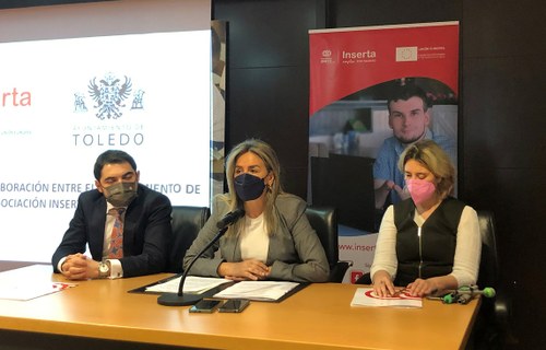 Mesa de la firma del convenio con el Ayuntamiento de Toledo