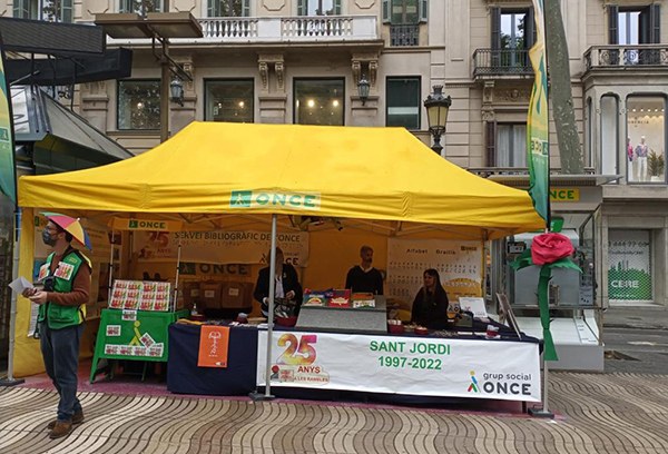 Carpa de la ONCE en Sant Jordi 2022