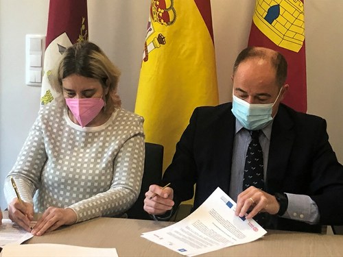 Acto de la firma en el  Ayuntamiento de Albacete