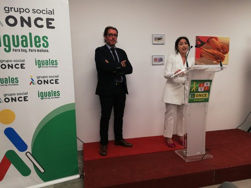 Anabel Martín junto a Ismael Pérez en el acto de presentación 