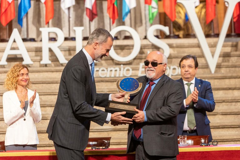 El rey Felipe VI entrega el premio Carlos V a Vardakastanis