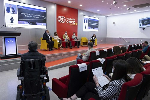 Mesa de presentación del desafío ASU