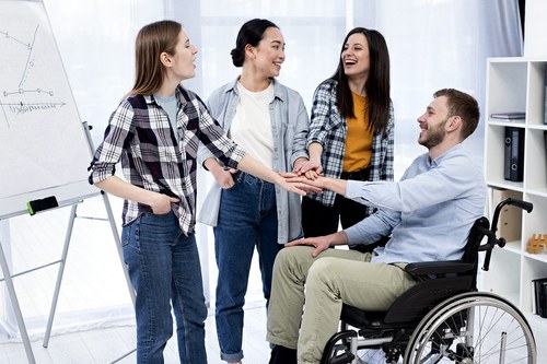 Personas con discapacidad junto a sus compañeros