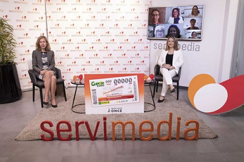 Sanz y Besteiro minutos antes del diáologo sobre la campaña de la X Solidaria