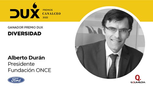 Diapositiva con el cartel del premio DUX a Alberto Durán
