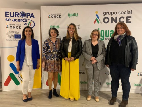 Foto de familia del encuentro en Oviedo Europa se acerca a tí