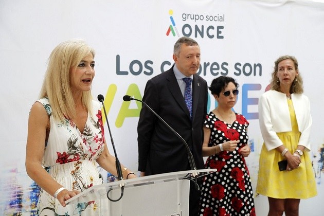La consejera andaluza, junto a los máximos responsables de la ONCE en Andalucía y a la vicepresidenta Patricia Sanz