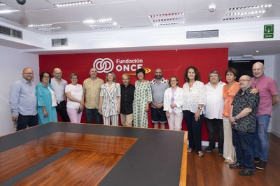 Foto de familia de los representantes de las dos Fundaciones 