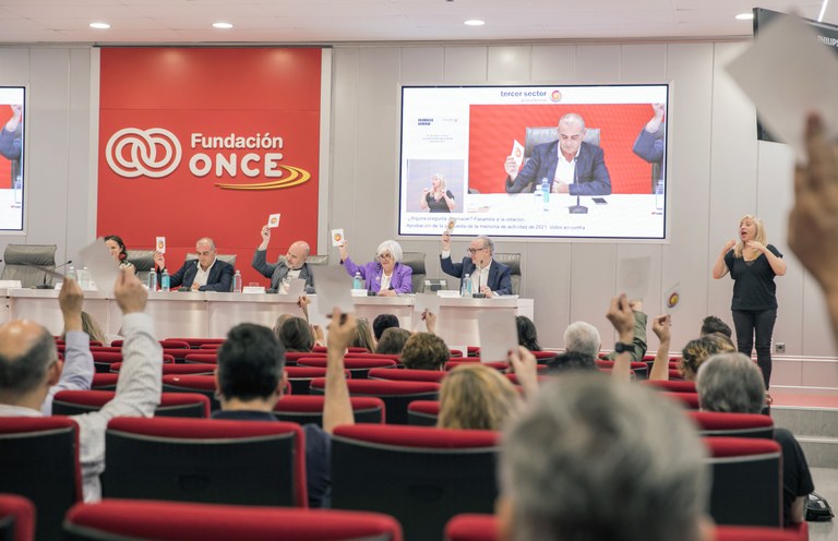 Votación en una de las asambleas de la PTS