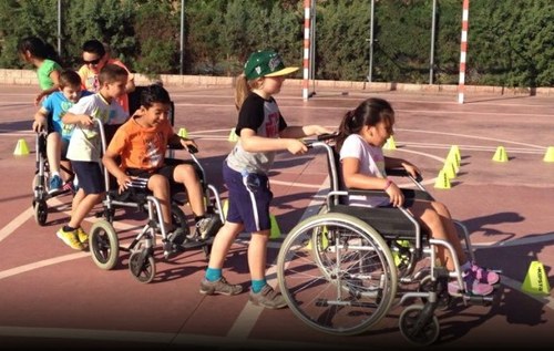 La infancia con discapacidad pide al Gobierno más facilidades para acceder al deporte y clases extraescolares adaptadas