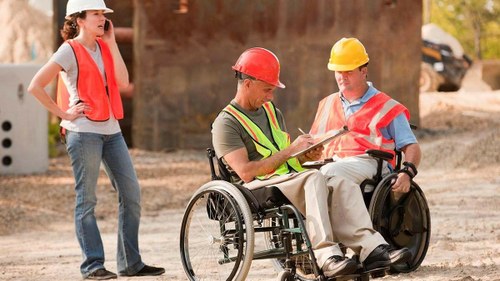 Trabajadores en silla de ruedas