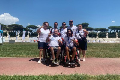 Miembros del equipo de Tiro con Arco celebrando el logro español