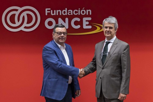 Martínez Donoso y De Moya estrechan sus manos
