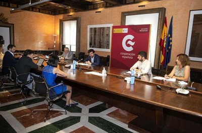 Momento de la reunión en la sede de la AECID