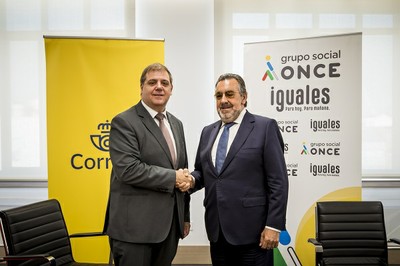 Juan Manuel Serrano y Miguel Carballeda estrechan sus manos