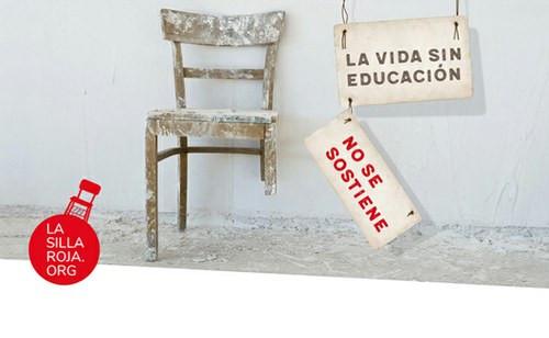 Cartel de la campaña La Silla Roja de Entreculturas