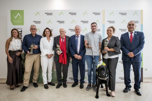 Foto de familia de todos los premiados
