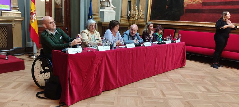 Una de las mesas participada por Patricia Sanz y Luis Cayo Pérez, entre otras personalidades