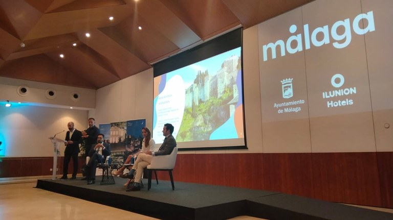 Acto de presentación del Plan de Turismo Accesible de Málaga en el Ilunion Hotel de Málaga