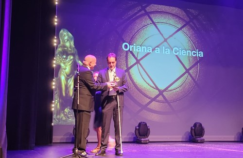 Enric Botí recoge el galardón