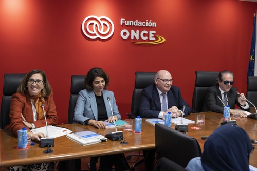 Otra de las mesas del acto de presentaciópn del informe sobre docentes y universidades