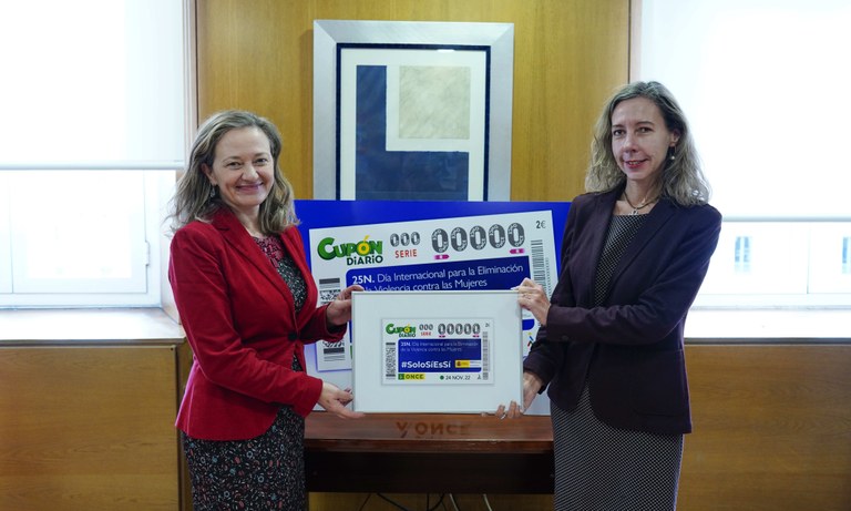 Victoria Rossel y Patricia Sanz presentan el cupón