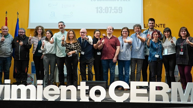 Participantes en el Congreso, junto a los representantes del CERMI